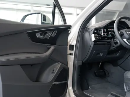 Audi Q7 55 TFSI 2024 года за 53 970 000 тг. в Алматы – фото 35