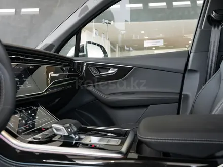 Audi Q7 55 TFSI 2024 года за 53 970 000 тг. в Алматы – фото 41