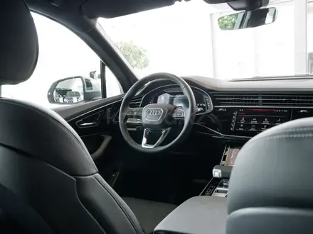 Audi Q7 55 TFSI 2024 года за 53 970 000 тг. в Алматы – фото 27