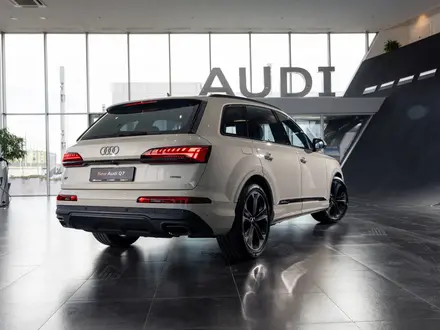 Audi Q7 55 TFSI 2024 года за 53 970 000 тг. в Алматы – фото 7