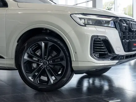 Audi Q7 55 TFSI 2024 года за 53 970 000 тг. в Алматы – фото 10