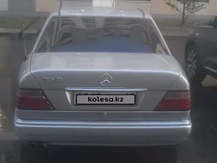 Mercedes-Benz E 280 1993 года за 1 700 000 тг. в Шымкент