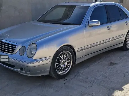 Mercedes-Benz E 320 2000 года за 4 000 000 тг. в Жанаозен