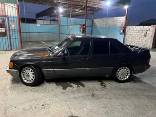 Mercedes-Benz 190