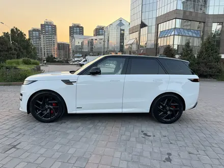 Оригинальные диски с резиной от нового Range Rover sport за 1 600 000 тг. в Алматы