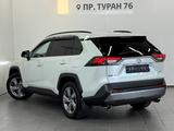 Toyota RAV4 Prestige 2019 года за 12 490 000 тг. в Астана – фото 2