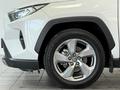 Toyota RAV4 Prestige 2019 года за 12 490 000 тг. в Астана – фото 18