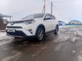 Toyota RAV4 2016 годаfor12 500 000 тг. в Атырау