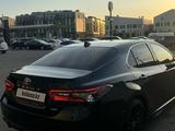 Toyota Camry 2021 года за 13 800 000 тг. в Алматы – фото 2