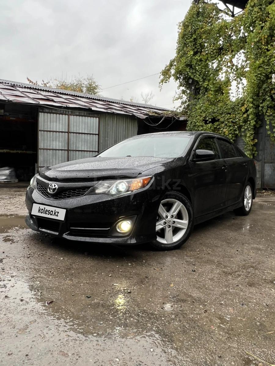 Toyota Camry 2013 г.