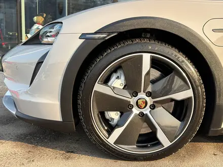 Porsche Taycan 2023 года за 65 000 000 тг. в Алматы – фото 25