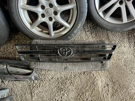 Решетка передняя оригинал TOYOTA ESTIMA PREVIA за 1 000 тг. в Астана