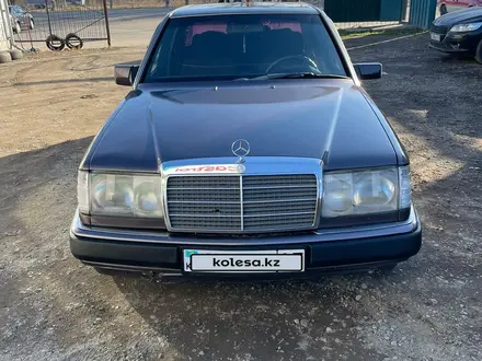 Mercedes-Benz E 230 1992 года за 2 100 000 тг. в Астана