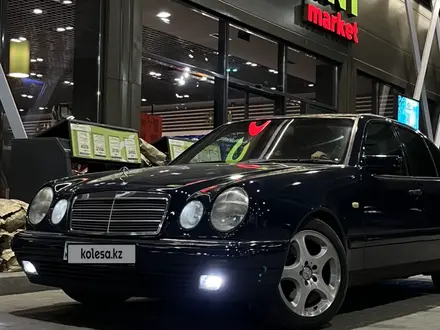 Mercedes-Benz E 280 1997 года за 3 200 000 тг. в Алматы