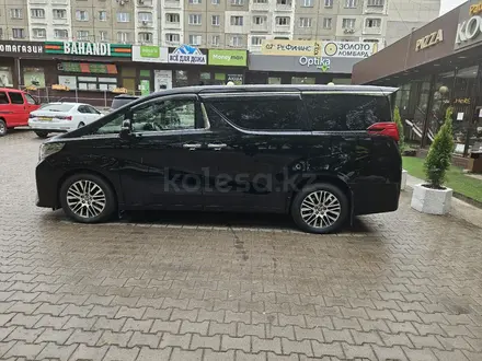 Toyota Alphard 2016 года за 27 000 000 тг. в Алматы
