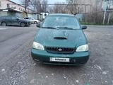 Kia Carnival 1998 года за 1 300 000 тг. в Шымкент