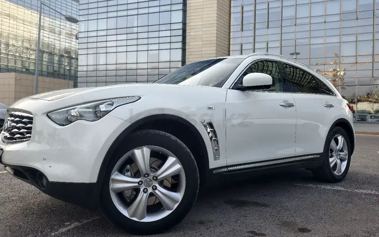 Infiniti FX35 2011 года за 7 500 000 тг. в Алматы