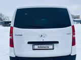 Hyundai H-1 2015 года за 8 500 000 тг. в Уральск – фото 4