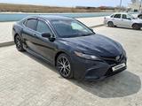 Toyota Camry 2021 года за 12 500 000 тг. в Актау – фото 4