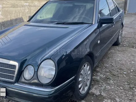 Mercedes-Benz E 280 1997 года за 2 000 000 тг. в Шымкент – фото 3