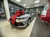 Toyota Camry 2023 года за 18 000 000 тг. в Астана – фото 2