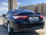 Toyota Camry 2021 года за 14 300 000 тг. в Астана – фото 5