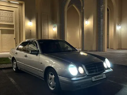 Mercedes-Benz E 280 1996 года за 2 800 000 тг. в Туркестан – фото 4