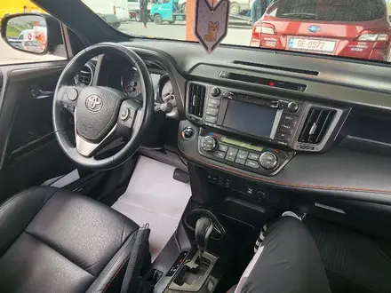 Toyota RAV4 2016 года за 12 000 000 тг. в Алматы – фото 16