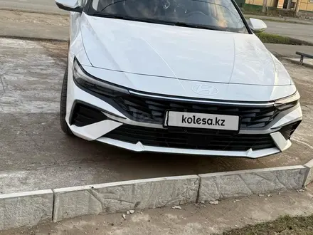 Hyundai Elantra 2024 года за 8 800 000 тг. в Уральск – фото 3