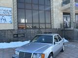 Mercedes-Benz E 220 1992 года за 2 100 000 тг. в Шымкент – фото 4