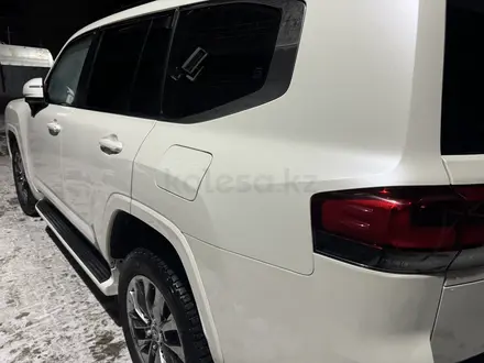 Toyota Land Cruiser 2022 года за 54 000 000 тг. в Актобе – фото 2