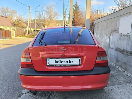 Opel Vectra 1997 года за 1 750 000 тг. в Караганда – фото 4