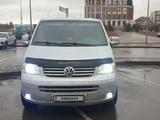 Volkswagen Multivan 2004 года за 8 700 000 тг. в Караганда