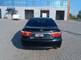 Toyota Camry 2015 года за 6 000 000 тг. в Актобе – фото 5