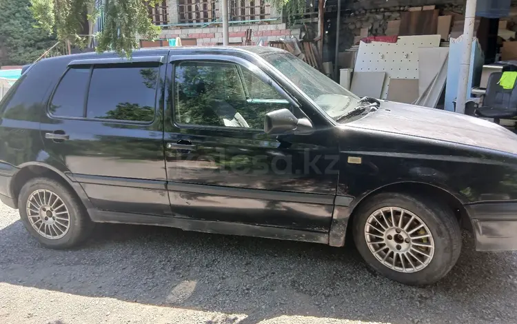 Volkswagen Golf 1995 года за 600 000 тг. в Алматы