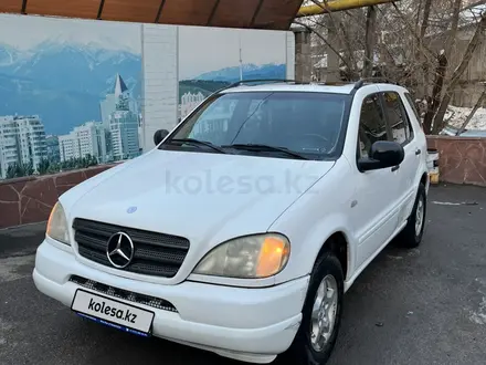 Mercedes-Benz ML 320 1999 года за 3 200 000 тг. в Алматы