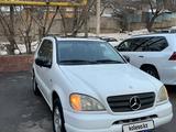 Mercedes-Benz ML 320 1999 года за 3 400 000 тг. в Алматы – фото 2