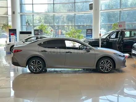 Toyota Camry Prestige 2025 года за 20 690 000 тг. в Алматы – фото 5