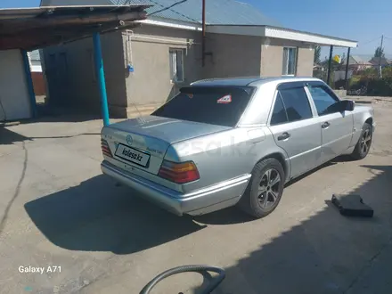 Mercedes-Benz E 220 1994 года за 2 350 000 тг. в Тараз – фото 5