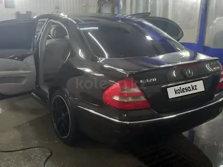 Mercedes-Benz E 320 2004 года за 5 650 000 тг. в Костанай – фото 4