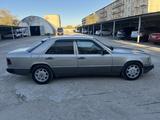 Mercedes-Benz E 200 1992 года за 1 200 000 тг. в Байконыр – фото 2