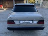 Mercedes-Benz E 200 1992 года за 1 200 000 тг. в Байконыр – фото 3