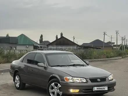 Toyota Camry 2000 года за 3 200 000 тг. в Алматы – фото 3