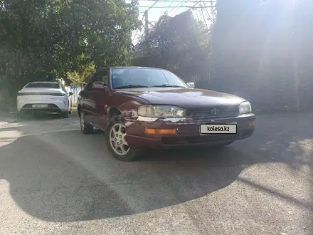 Toyota Camry 1995 года за 1 350 000 тг. в Алматы – фото 2