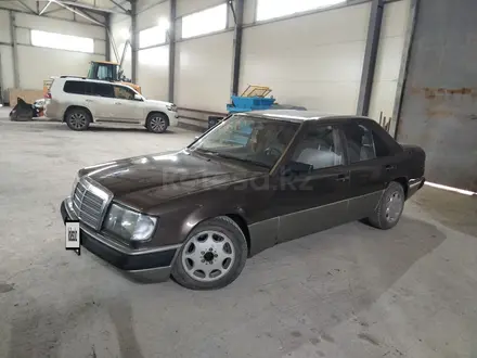 Mercedes-Benz E 300 1991 года за 1 700 000 тг. в Балхаш – фото 3