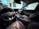 Hyundai Santa Fe 2021 года за 15 000 000 тг. в Атырау – фото 4