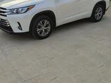 Toyota Highlander 2015 года за 12 000 000 тг. в Актау