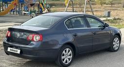 Volkswagen Passat 2008 года за 2 500 000 тг. в Актобе – фото 4