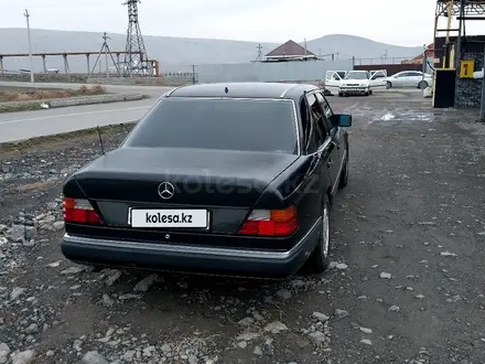 Mercedes-Benz E 220 1992 года за 2 200 000 тг. в Шымкент – фото 16