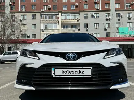 Toyota Camry 2023 года за 19 100 000 тг. в Атырау – фото 3